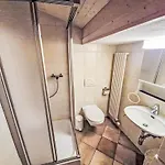 Alpesi faház Le Rhonasson By Interhome